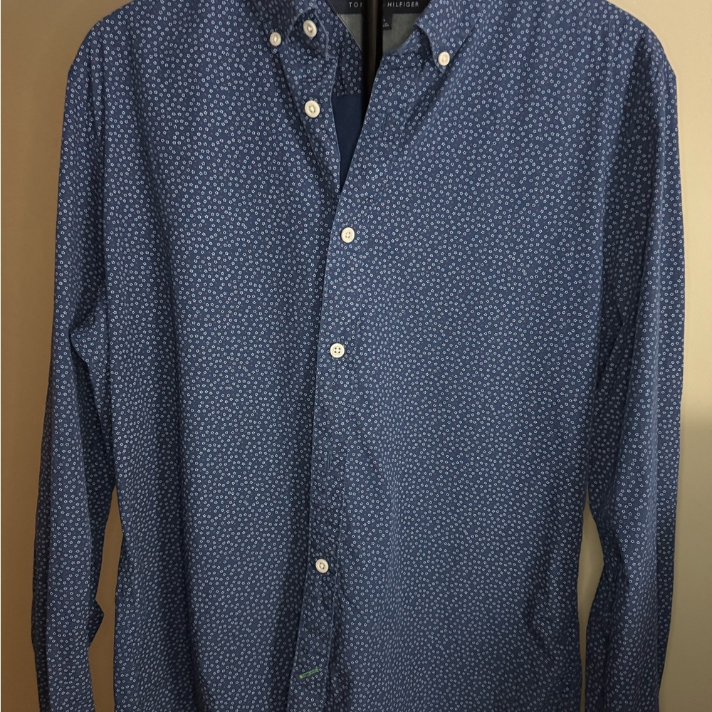 Tommy Hilfiger men’s button down shirt.